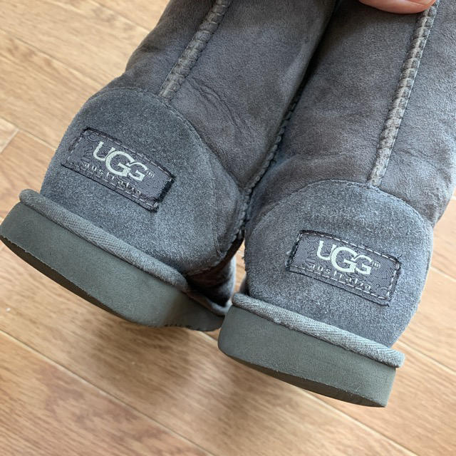 UGG(アグ)のUGG CLASSICⅡ グレー　20.0 正規品 キッズ/ベビー/マタニティのキッズ靴/シューズ(15cm~)(ブーツ)の商品写真