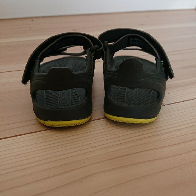 Teva(テバ)のお値下げ TEVA  サンダル(13.5) ブラック キッズ/ベビー/マタニティのベビー靴/シューズ(~14cm)(サンダル)の商品写真