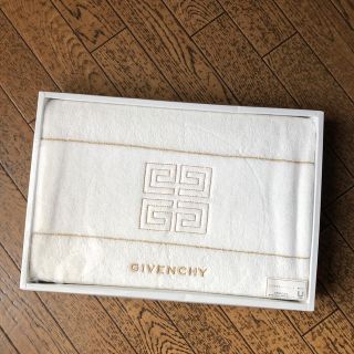 ジバンシィ(GIVENCHY)のGIVENCHY バスタオル新品(タオル/バス用品)