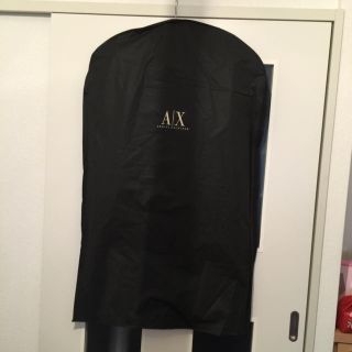 アルマーニエクスチェンジ(ARMANI EXCHANGE)のガーメント １０３㎝ 二つ折り不可 中古(押し入れ収納/ハンガー)