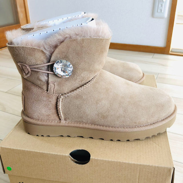 UGG - 新品未使用 UGG ブーツ ミニベイリーボタンブリングの通販 by ...