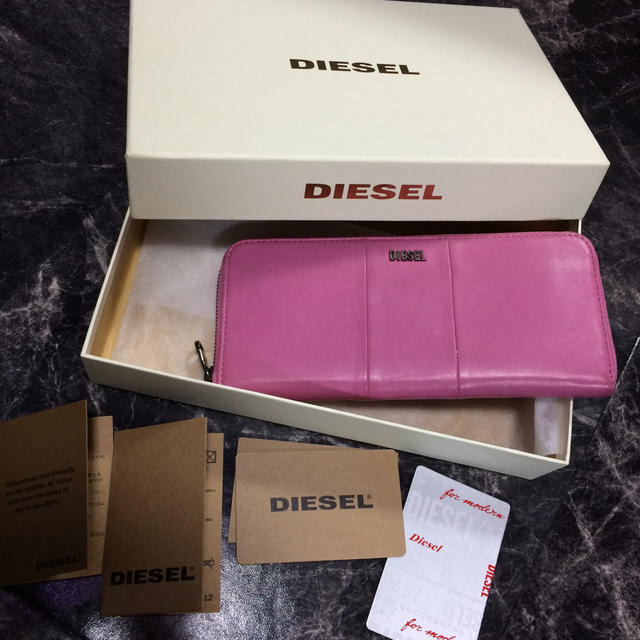 DIESEL(ディーゼル)のDIESEL財布 レディースのファッション小物(財布)の商品写真