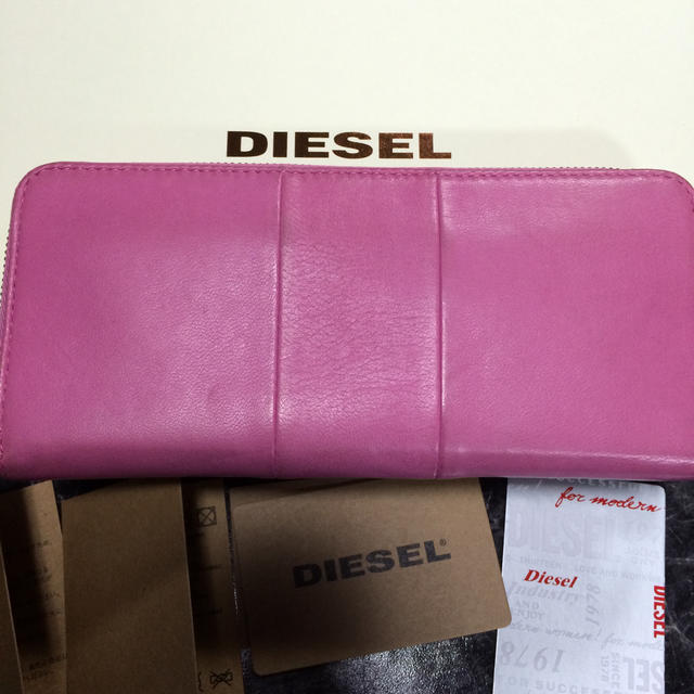 DIESEL(ディーゼル)のDIESEL財布 レディースのファッション小物(財布)の商品写真