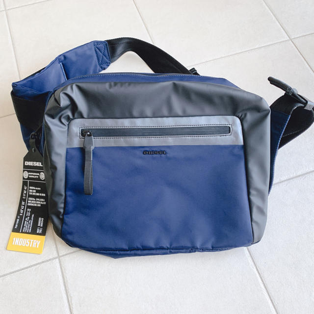DIESEL(ディーゼル)の新品 DIESEL メンズのバッグ(ショルダーバッグ)の商品写真
