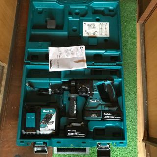 マキタ(Makita)の24mm 充電式ハンマドリル(バッテリー/充電器)