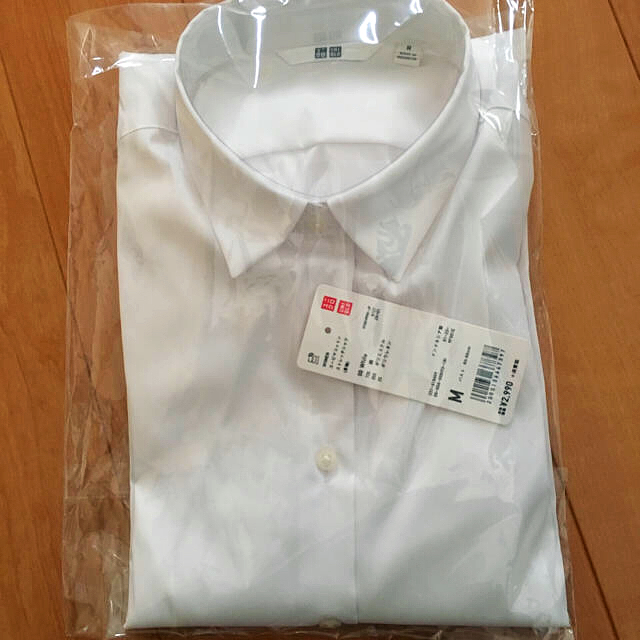 UNIQLO(ユニクロ)のユニクロ ワイシャツ  定価3289円❗️❗️ レディースのトップス(シャツ/ブラウス(長袖/七分))の商品写真