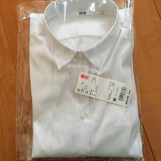 ユニクロ(UNIQLO)のユニクロ ワイシャツ  定価3289円❗️❗️(シャツ/ブラウス(長袖/七分))