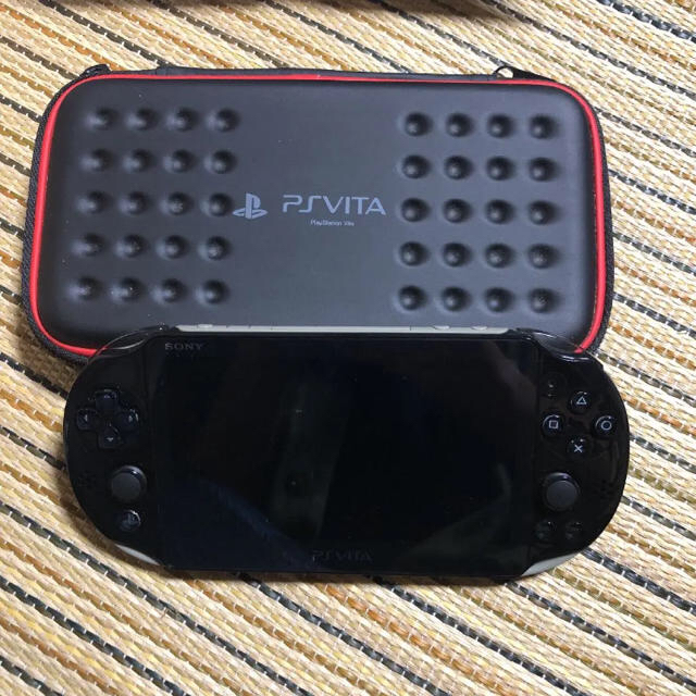 PlayStation Vita(プレイステーションヴィータ)のPlayStation®Vita（PCH-2000シリーズ）Wi-Fiモデル  エンタメ/ホビーのゲームソフト/ゲーム機本体(家庭用ゲーム機本体)の商品写真