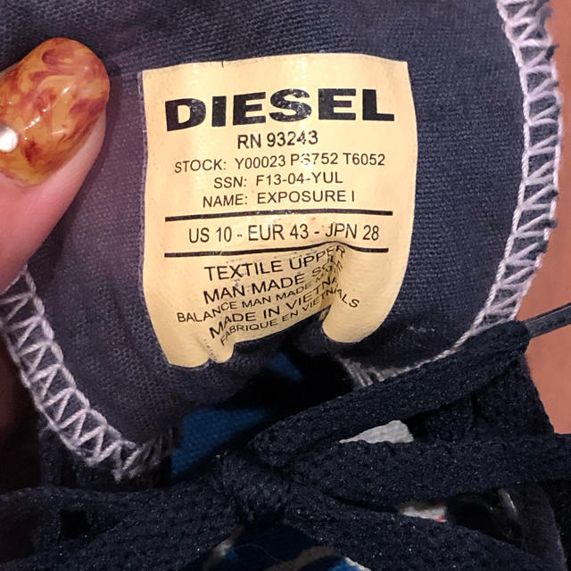 DIESEL(ディーゼル)のプラチナ様専用 メンズの靴/シューズ(スニーカー)の商品写真