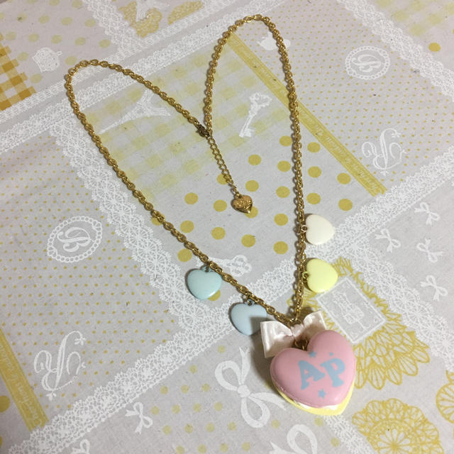 Angelic Pretty(アンジェリックプリティー)の pretty♡ハートマカロンネックレス レディースのアクセサリー(ネックレス)の商品写真