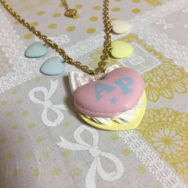 Angelic Pretty(アンジェリックプリティー)の pretty♡ハートマカロンネックレス レディースのアクセサリー(ネックレス)の商品写真