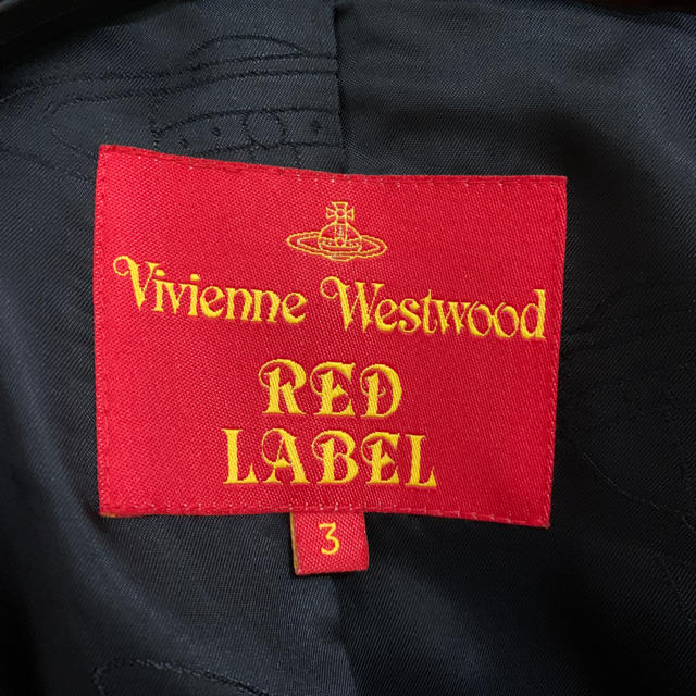 Vivienne Westwood(ヴィヴィアンウエストウッド)の赤 コート クリーニング済み レディースのジャケット/アウター(ピーコート)の商品写真