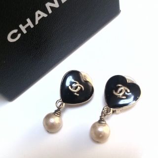 シャネル(CHANEL)のシャネル☆ハート&パール イヤリング(イヤリング)