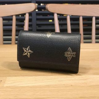 グッチ(Gucci)の美品 グッチ キーケース レザー ブラック 黒 ゴールド 蜂 星 総柄(キーケース)