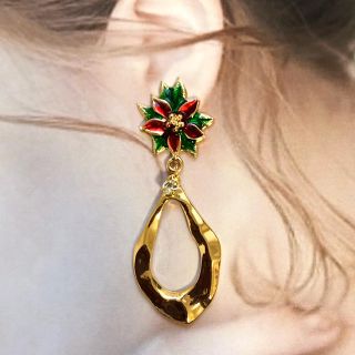 ポインセチア メタルドロップ クリスマス ピアス イヤリング(ピアス)