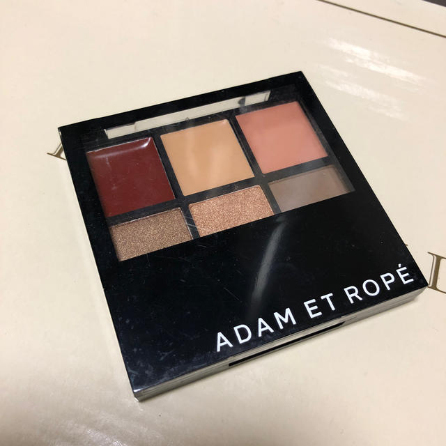 Adam et Rope'(アダムエロぺ)のInRed 付録 メイクパレット コスメ/美容のベースメイク/化粧品(アイシャドウ)の商品写真