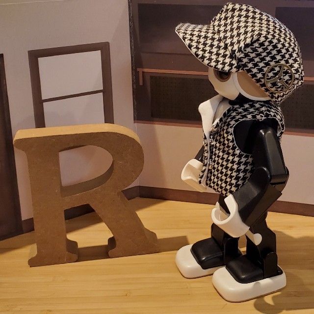 SHARP(シャープ)のロボホン RoBoHoN ロボホンの服 エンタメ/ホビーのおもちゃ/ぬいぐるみ(その他)の商品写真