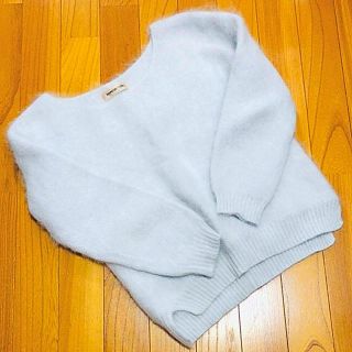 アプワイザーリッシェ(Apuweiser-riche)の【美品】Apuweiser-riche 後ろキラキラボタンアンゴラニット(ニット/セーター)