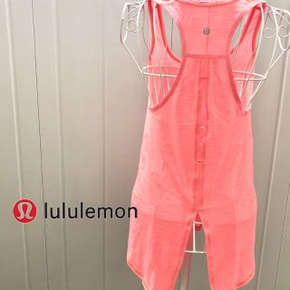 ルルレモン(lululemon)の美品★lululemon ルルレモン　後ろ空きタンクトップ　ブライトピンク　4(ヨガ)