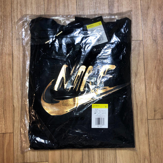 NIKE(ナイキ)の新品 NIKE メタリック ドレス ワンピースパーカー ロング丈 スウェット 黒 レディースのトップス(パーカー)の商品写真
