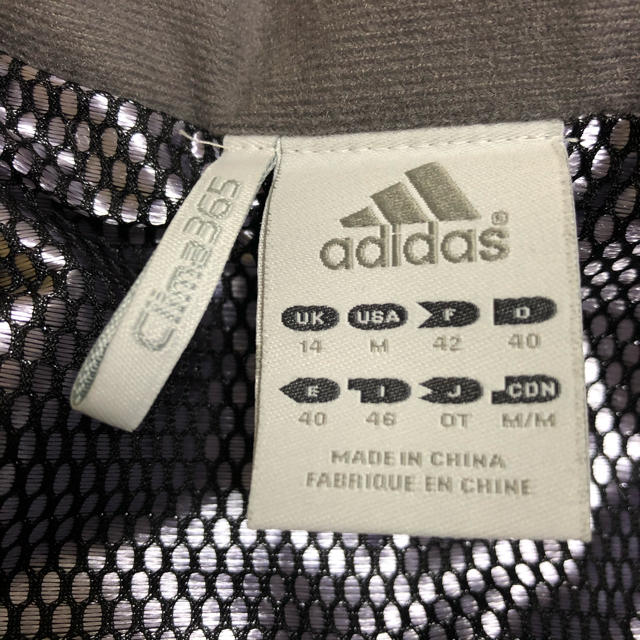 adidas(アディダス)のadidas ウィンドブレーカー レディースのジャケット/アウター(その他)の商品写真