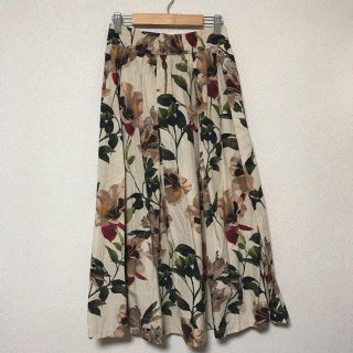 ザラ(ZARA)のZARA WOMAN 花柄フレアスカート　レディース(ひざ丈スカート)