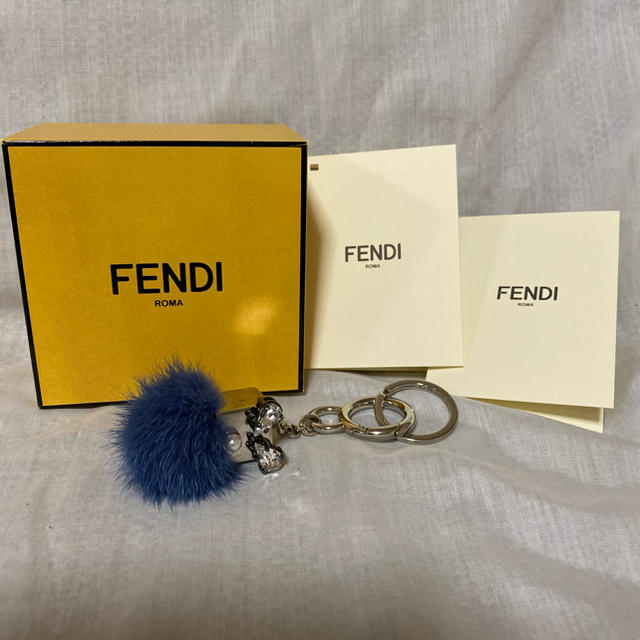 FENDI - 本物 正規品 FENDI フェンディ ポンポンチャーム キーホルダー ファー 青の通販 by takebeem's shop