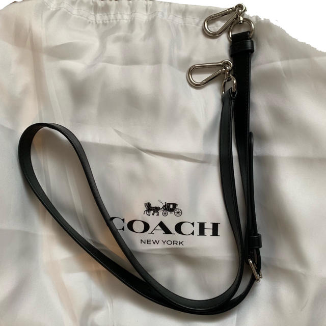 COACH(コーチ)のブラック　ショルダー付き レディースのバッグ(ハンドバッグ)の商品写真