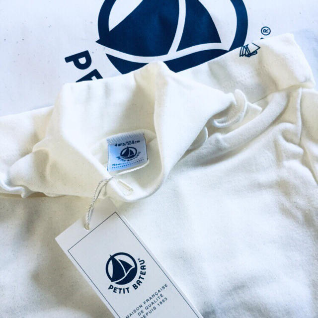 PETIT BATEAU(プチバトー)のfumi様専用 4a ジャガードドットワンピース キッズ/ベビー/マタニティのキッズ服女の子用(90cm~)(ワンピース)の商品写真