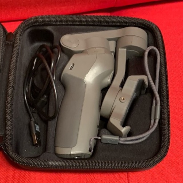 新品同様 DJI OSMO Mobile 3 ケース付