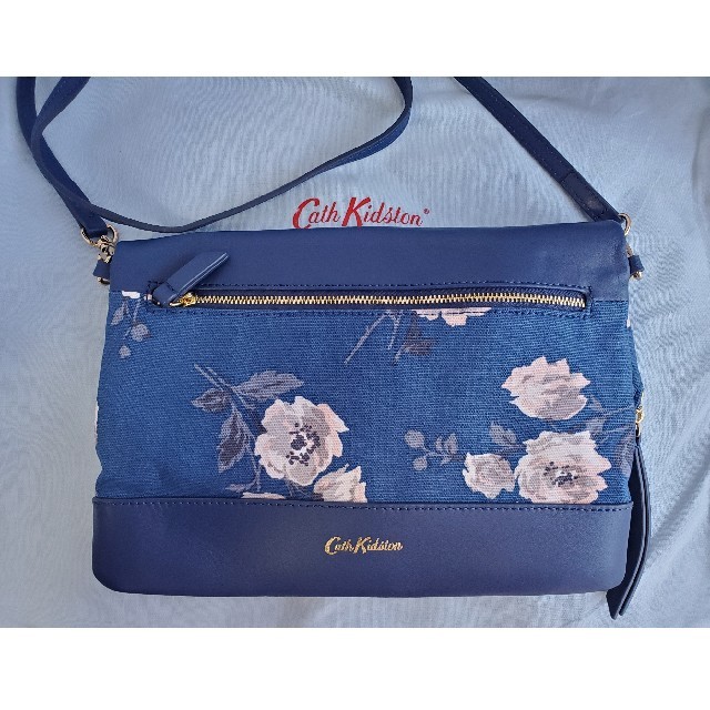 Cath Kidston(キャスキッドソン)の【美品/保管袋付67％引】キャスキッドソン大人シックな革クラッチ&ショルダー青 レディースのバッグ(ショルダーバッグ)の商品写真