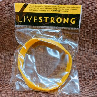 ナイキ(NIKE)のリブストロング(LIVESTRONG)ラバーブレス/アダルトサイズ2個セット(その他)