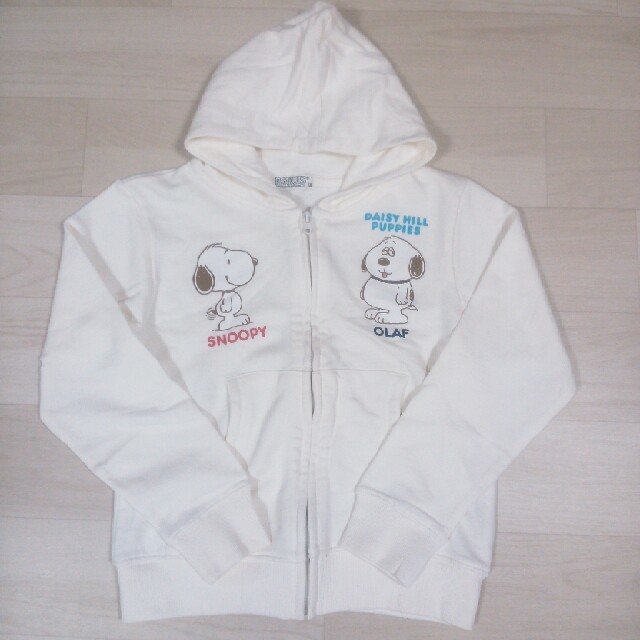 SNOOPY(スヌーピー)の新品スヌーピーのパーカー キッズ/ベビー/マタニティのキッズ服男の子用(90cm~)(ジャケット/上着)の商品写真