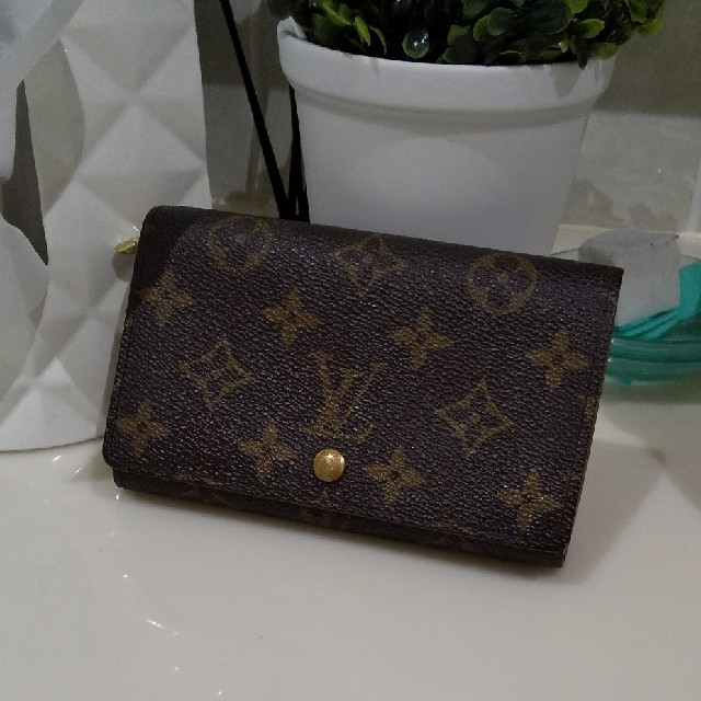 LOUIS VUITTON(ルイヴィトン)のルイヴィトン ２つ折り財布 メンズのファッション小物(折り財布)の商品写真