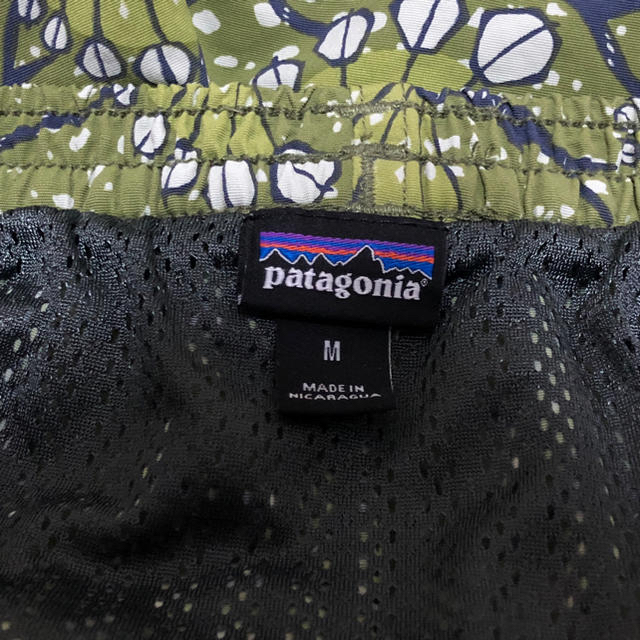 patagonia(パタゴニア)のPatagonia バギーズショーツ　トビウオ柄 メンズのパンツ(ショートパンツ)の商品写真