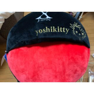 yoshikitty 足入れクッション(ミュージシャン)