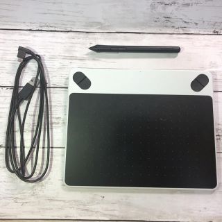 ワコム(Wacom)のWacom intros CTL-490/W ペン芯通常6本・バネ芯2本(PC周辺機器)