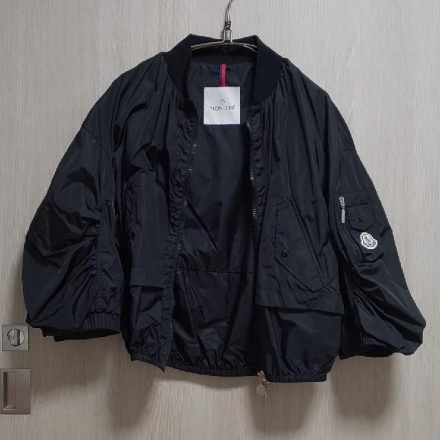 即発送可能】 MONCLER - 最終値下げ☆モンクレール MA-1☆ポンチョ
