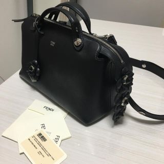 フェンディ(FENDI)のFENDIバイザウェイ　フラワーモチーフ黒(ショルダーバッグ)