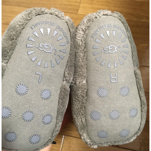 UGG(アグ)のUGGベビーブーツ キッズ/ベビー/マタニティのベビー靴/シューズ(~14cm)(ブーツ)の商品写真