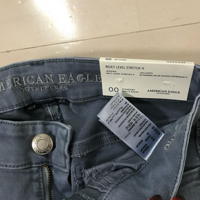 American Eagle(アメリカンイーグル)のアメリカンイーグル ジェギング 新品未使用 レディースのパンツ(スキニーパンツ)の商品写真