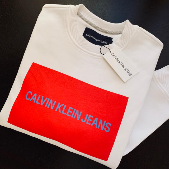 大人気★Calvin Klein Jeans US限定販売ボックスロゴトレーナー | フリマアプリ ラクマ