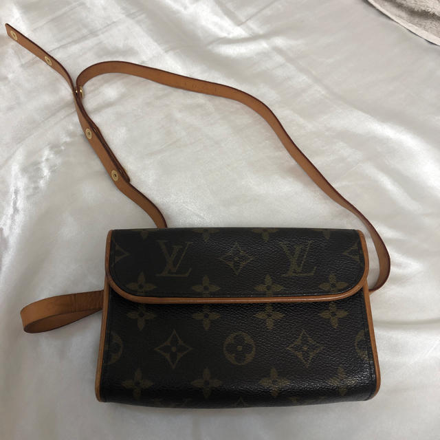 LOUIS VUITTON(ルイヴィトン)のルイヴィトン   ウエストポーチ レディースのバッグ(ボディバッグ/ウエストポーチ)の商品写真