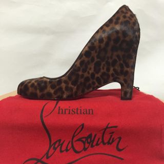 クリスチャンルブタン(Christian Louboutin)の🌟新年度！お値下げ 美品 ルブタン  ハラコ パンプス 靴 (ハイヒール/パンプス)