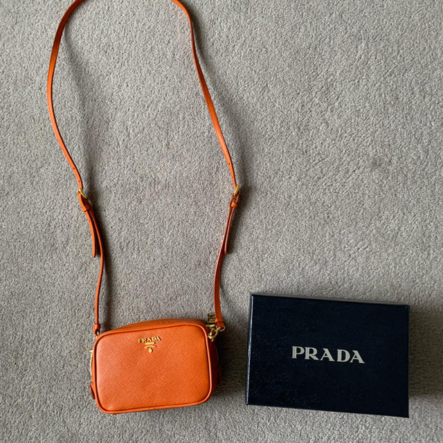 PRADA(プラダ)のプラダ ミニポシェット キッズ/ベビー/マタニティのこども用バッグ(ポシェット)の商品写真