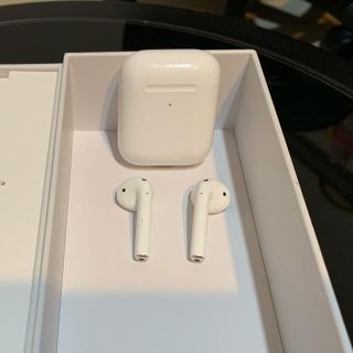 アップル(Apple)のairpods(ヘッドフォン/イヤフォン)