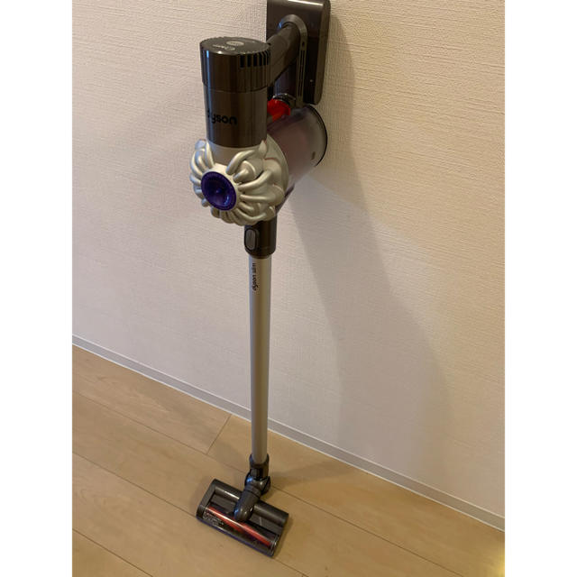 Dyson(ダイソン)のダイソン掃除機　コードレス　DC64スリム スマホ/家電/カメラの生活家電(掃除機)の商品写真