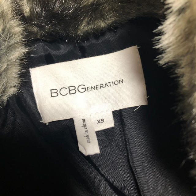 BCBGMAXAZRIA(ビーシービージーマックスアズリア)のBCBG フェイクファー レディースのジャケット/アウター(毛皮/ファーコート)の商品写真