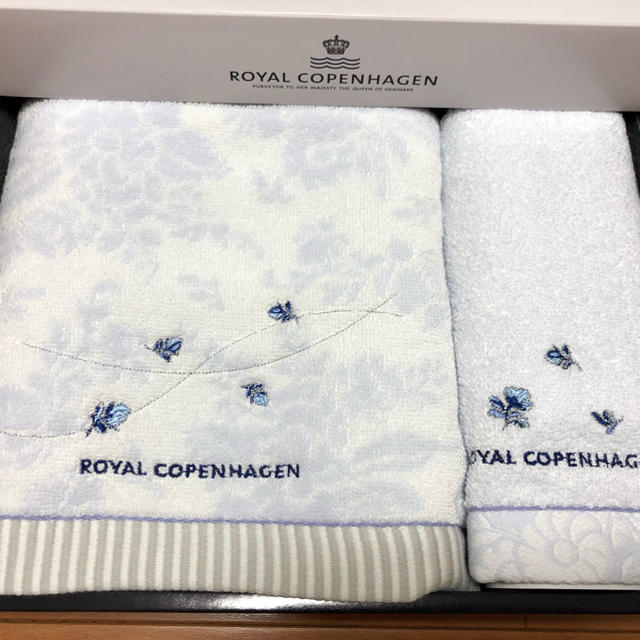 ROYAL COPENHAGEN(ロイヤルコペンハーゲン)のロイヤル コペンハーゲン タオルセット インテリア/住まい/日用品の日用品/生活雑貨/旅行(タオル/バス用品)の商品写真