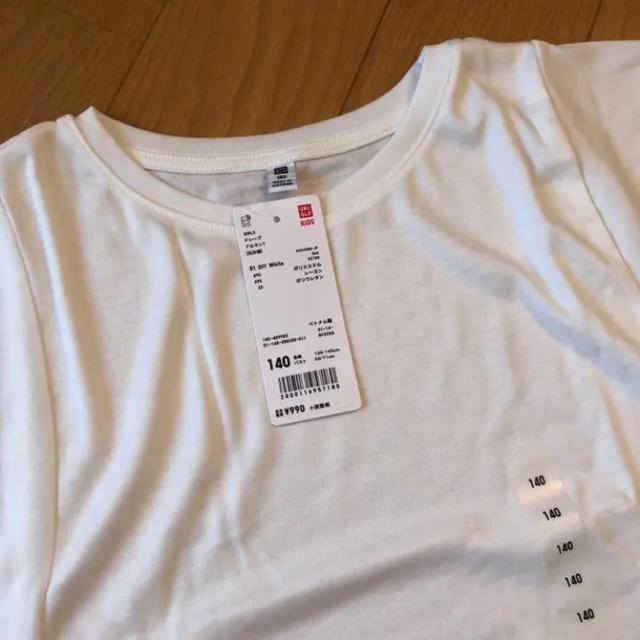 UNIQLO(ユニクロ)の新品タグ付ユニクロ●こども用ドレープドルマンTシャツ140 キッズ/ベビー/マタニティのキッズ服女の子用(90cm~)(Tシャツ/カットソー)の商品写真